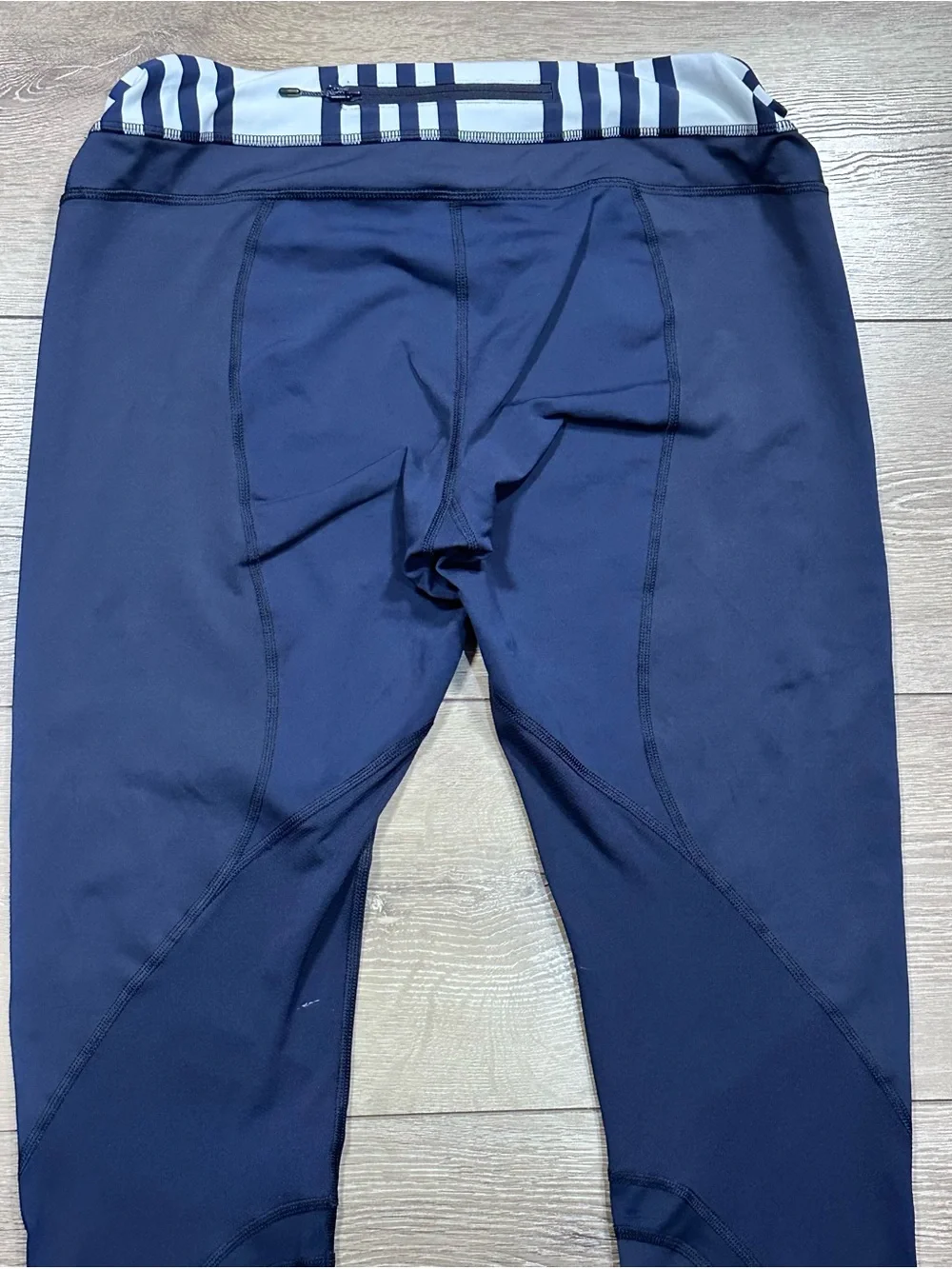 Lululemon Inspire Crop Leggings Inkwell/Ocean Stripe Mesh Panels *Flaw*